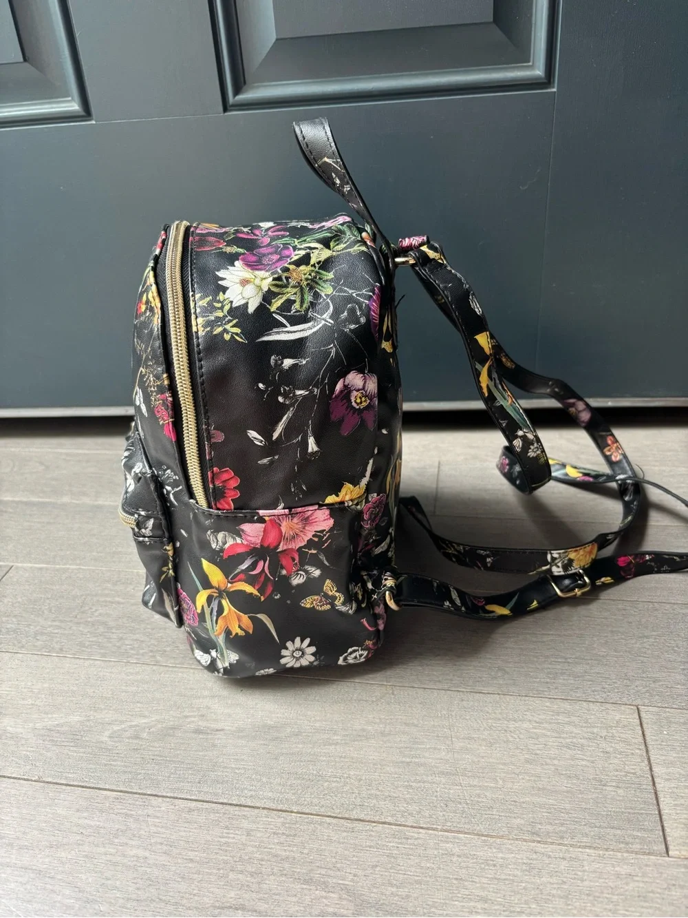 Khols Black Floral Fuax Leather Mini Backpack Purse Zippers Pockets Adjustable
